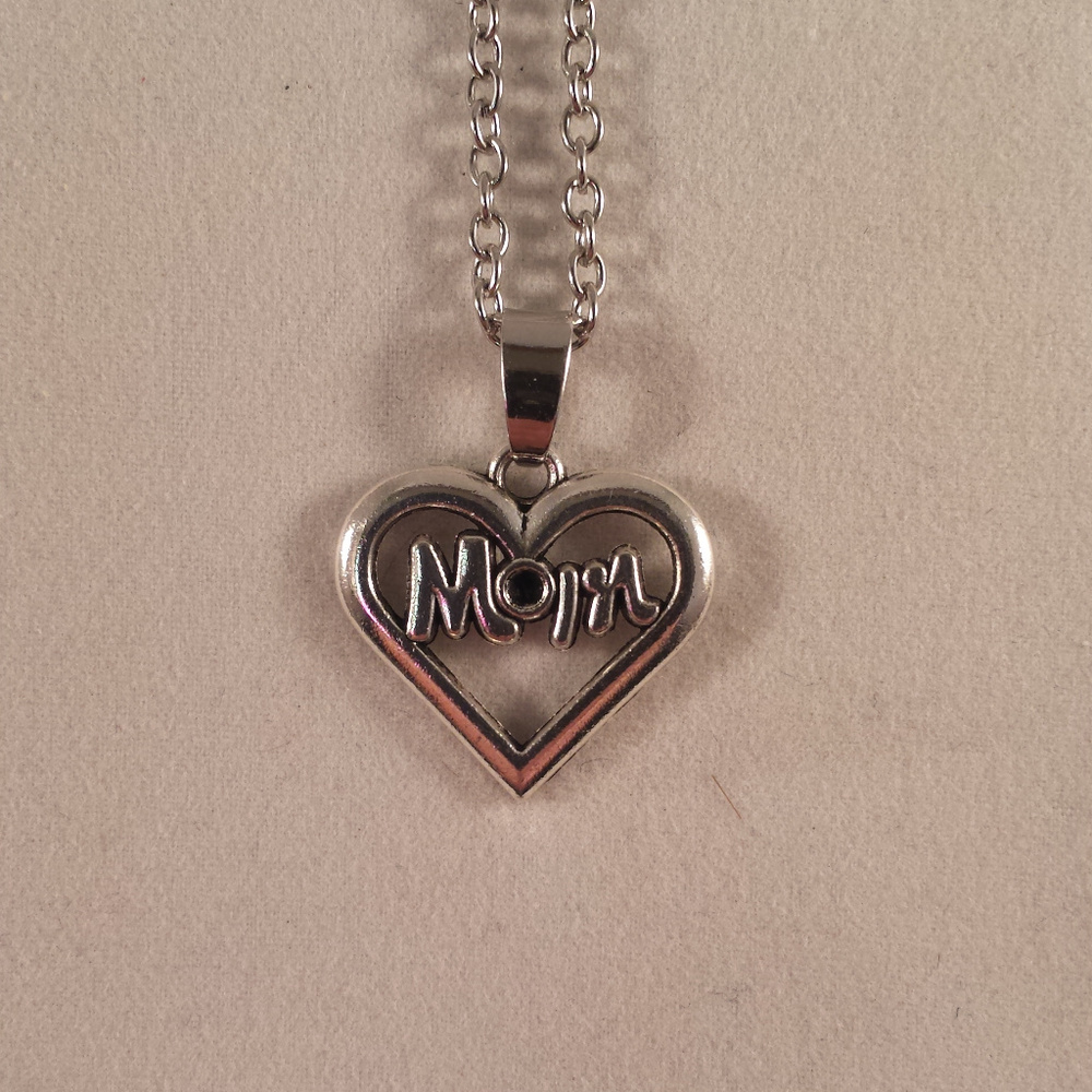 Silver Love Mom Heart Pendant Necklace Hypoallerg